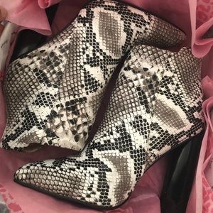 Brand new beautiful boots